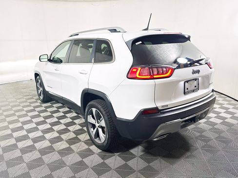 Used 2019 Jeep Cherokee Limited w/ Technology Group FWD image 5