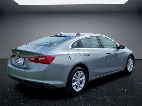 Used 2025 Chevrolet Malibu LT FWD image 3