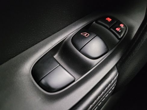 Used 2022 Nissan Rogue Sport SV image 27