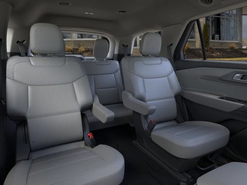 Used 2026 Ford Explorer Active w/ Active Comfort Package AWD/4WD image 13