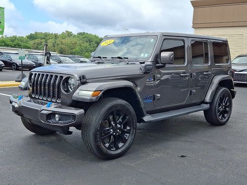 Used 2021 Jeep Wrangler Unlimited Sahara AWD/4WD image 3