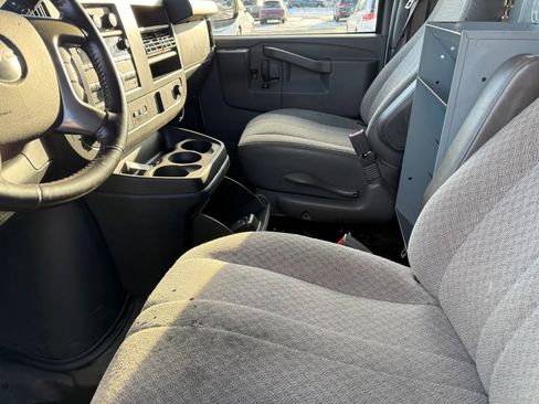 Used 2019 GMC Savana 2500 w/ Driver Convenience Package image 11