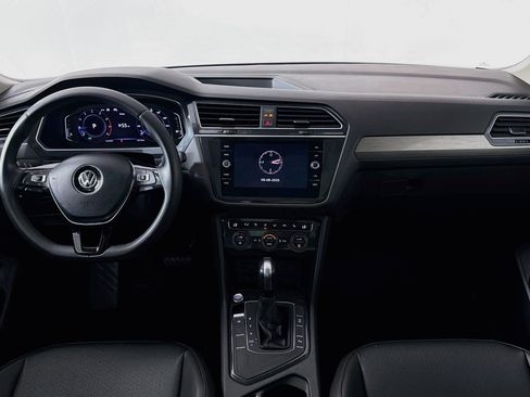 Used 2020 Volkswagen Tiguan SEL FWD image 5