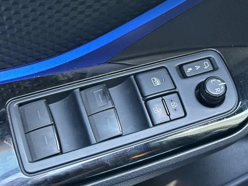 Used 2021 Toyota C-HR XLE FWD image 14