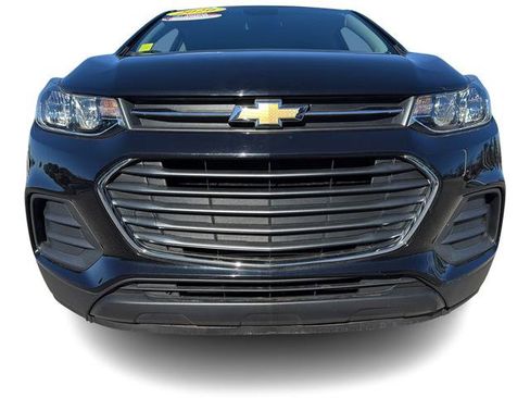 Used 2020 Chevrolet Trax LS w/ Tint and Cruise Package image 14