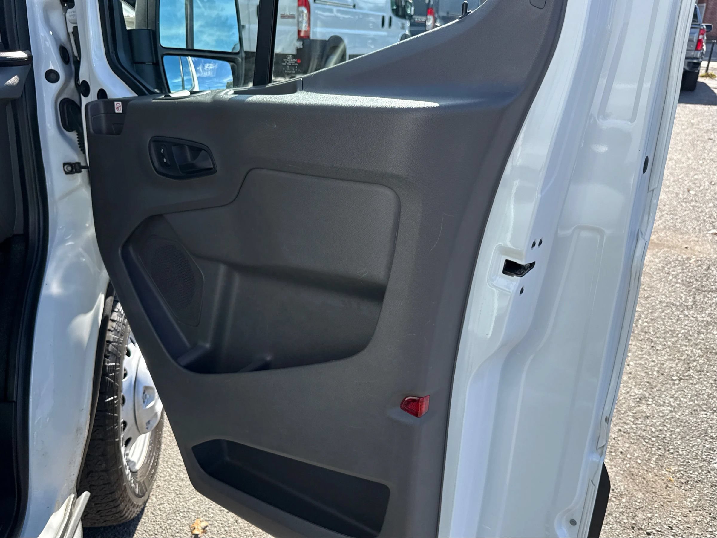 Used 2020 Ford Transit 250 Medium Roof AWD image 18