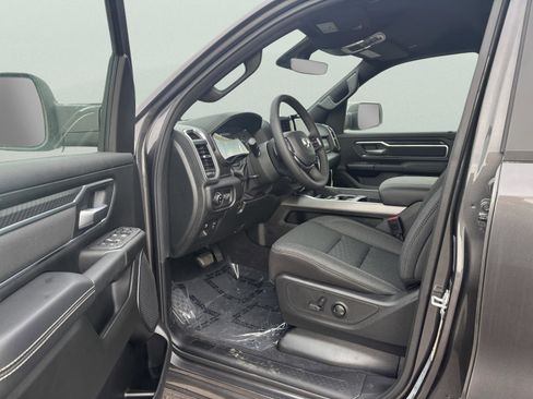 Used 2025 RAM 1500 Big Horn AWD/4WD image 10