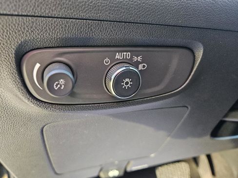 Used 2024 Buick Encore GX Sport Touring image 21