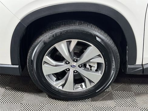 Used 2024 Subaru Ascent Premium w/ Convenience Package image 29