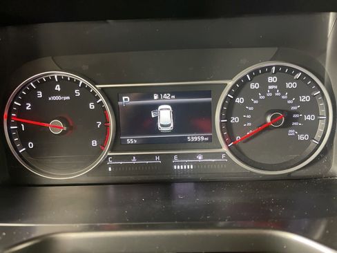 Used 2022 Kia Sorento LX image 32