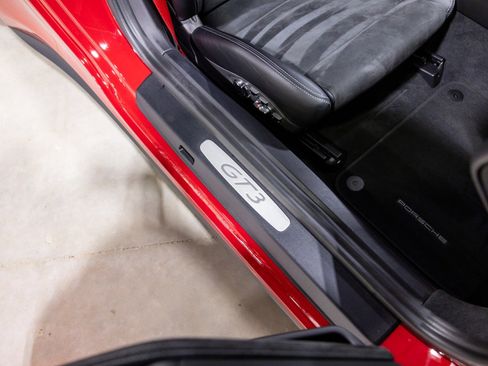 Used 2018 Porsche 911 GT3 w/ Sport Chrono Package image 32
