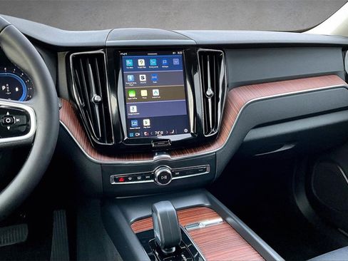 Certified 2023 Volvo XC60 B5 Plus w/ Protection Package Premier image 9