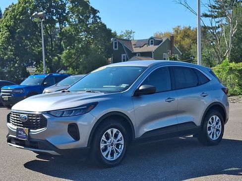 Certified 2023 Ford Escape Active w/ Tech Pack #1 AWD/4WD image 3