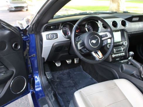 Used 2016 Ford Mustang GT Premium w/ Equipment Group 401A image 7