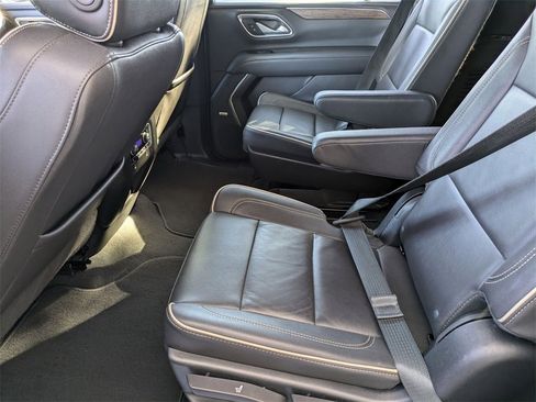 Used 2023 Chevrolet Suburban Premier image 27