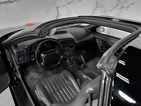 Used 1999 Chevrolet Camaro Z28 w/ SS Performance/Appearance Pkg image 29