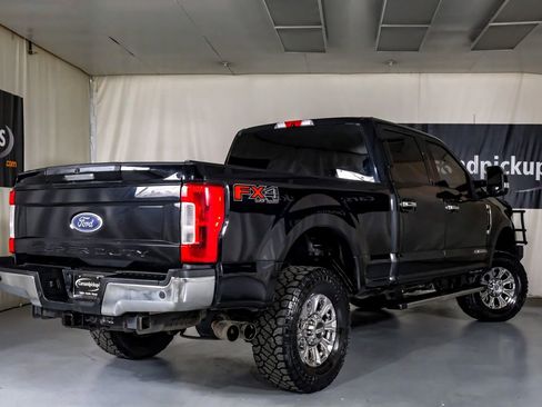 Used 2019 Ford F250 XLT w/ XLT Premium Package image 8