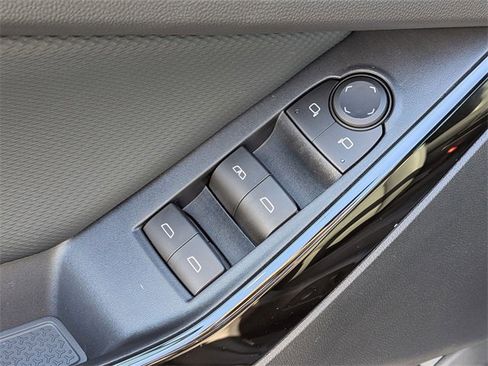 New 2026 Chevrolet Equinox LT image 13