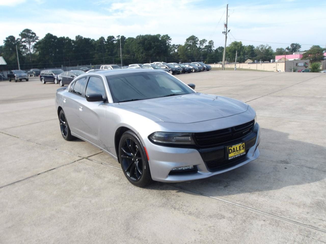 Used 2016 Dodge Charger SXT w/ Blacktop Package RWD image 4