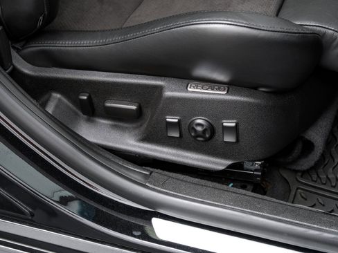 Used 2011 Cadillac CTS V image 40