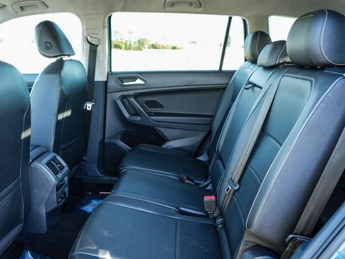 Used 2021 Volkswagen Tiguan SE image 19