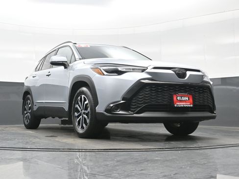 Used 2023 Toyota Corolla Cross SE image 24