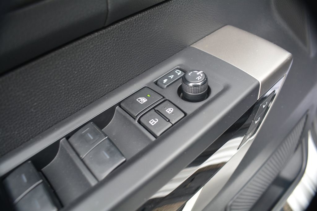 Used 2024 Toyota Tundra Limited AWD/4WD image 8