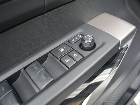 Used 2024 Toyota Tundra Limited AWD/4WD image 8