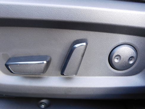 New 2025 Mitsubishi Outlander SE image 11