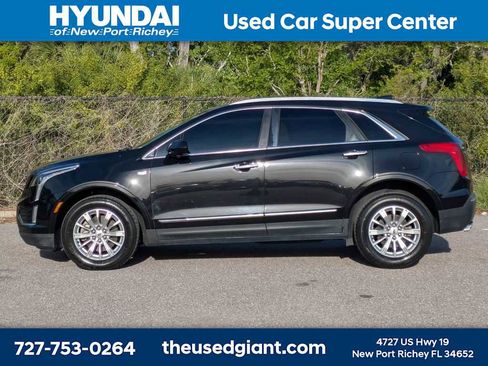 Used 2017 Cadillac XT5 FWD image 2