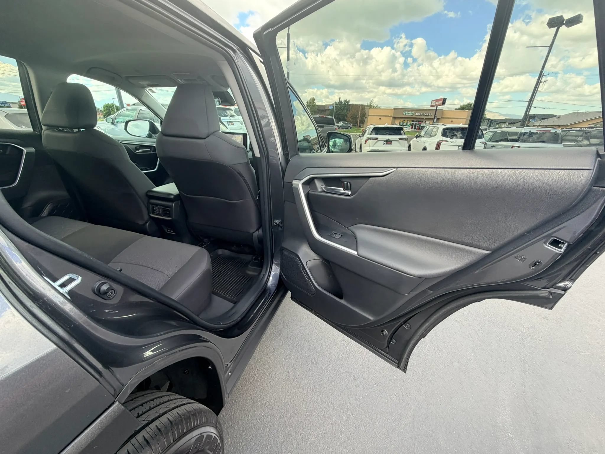 Used 2024 Toyota RAV4 XLE AWD/4WD image 22