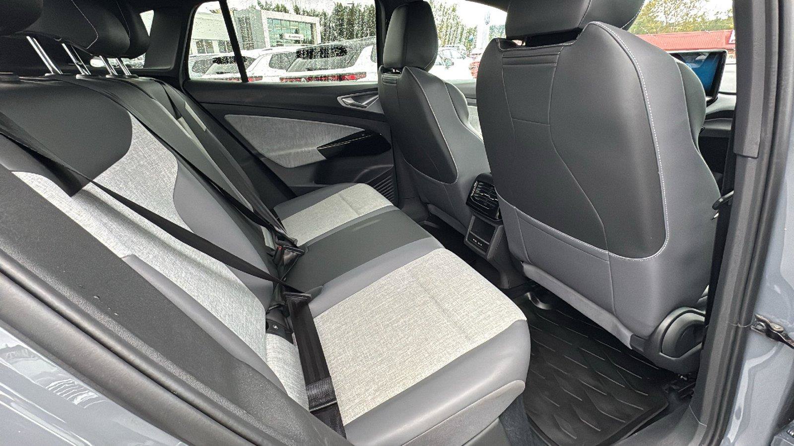 Certified 2023 Volkswagen ID.4 Pro AWD/4WD image 16