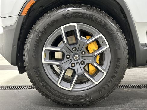 Used 2022 Rivian R1T Adventure AWD/4WD image 9