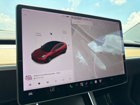 Used 2018 Tesla Model 3 Long Range RWD image 25