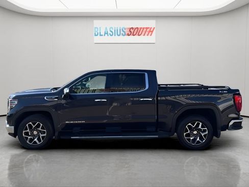 Used 2022 GMC Sierra 1500 SLT w/ SLT Premium Plus Package AWD/4WD image 10