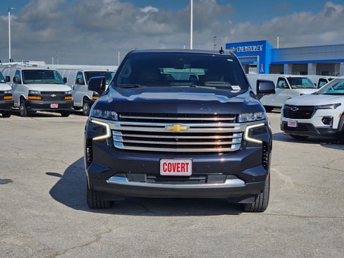 Used 2022 Chevrolet Suburban High Country w/ Max Trailering Package AWD/4WD image 2