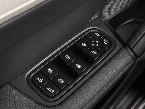 Used 2024 Porsche Cayenne S AWD/4WD image 35