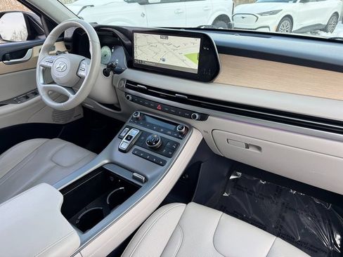Used 2024 Hyundai Palisade Limited image 21