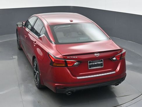 Used 2023 Nissan Altima 2.5 SR w/ SR Premium Package image 18