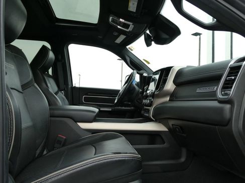 Used 2019 RAM 2500 Laramie AWD/4WD image 13
