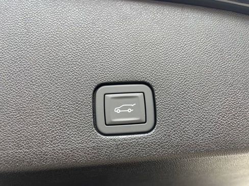 New 2025 Cadillac XT6 Premium Luxury w/ LPO, Floor Liner Package image 7