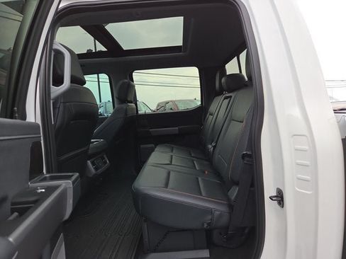 Used 2025 Ford F250 Lariat w/ Lariat Ultimate Package AWD/4WD image 13