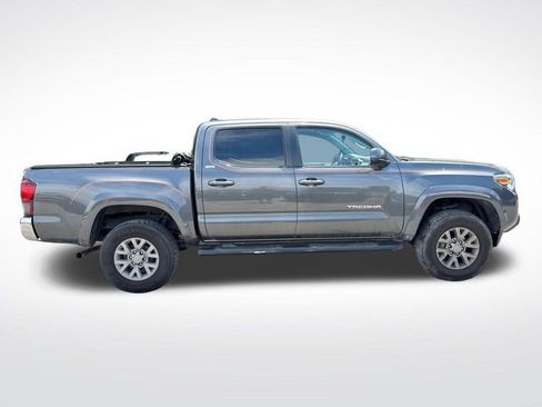 Used 2019 Toyota Tacoma SR5 AWD/4WD image 7