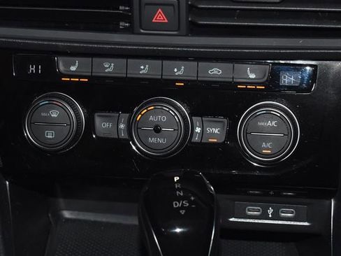 Used 2024 Volkswagen Jetta SE image 17