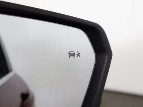 Used 2019 Chevrolet Equinox LT image 36