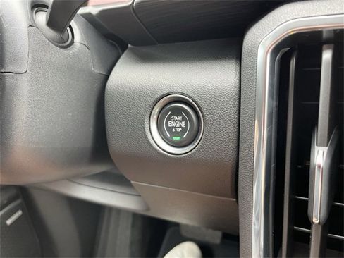 New 2025 GMC Acadia Elevation w/ Elevation Premium Package image 17