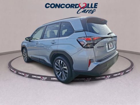 Certified 2025 Subaru Forester Touring AWD/4WD image 5