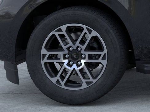 New 2025 Ford Expedition Active image 19