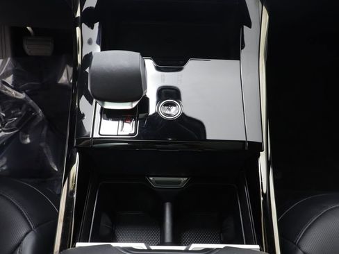 Certified 2025 Land Rover Range Rover Sport SE AWD/4WD image 13