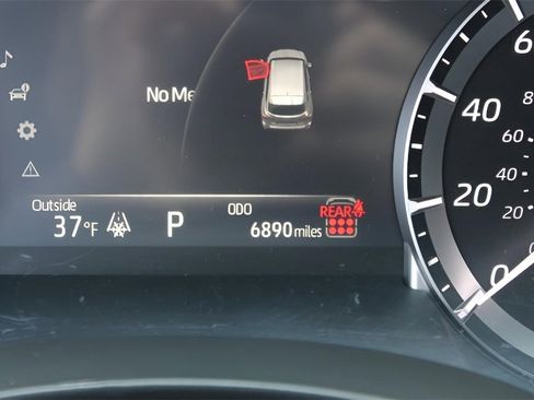 Certified 2025 Toyota Highlander XLE image 12